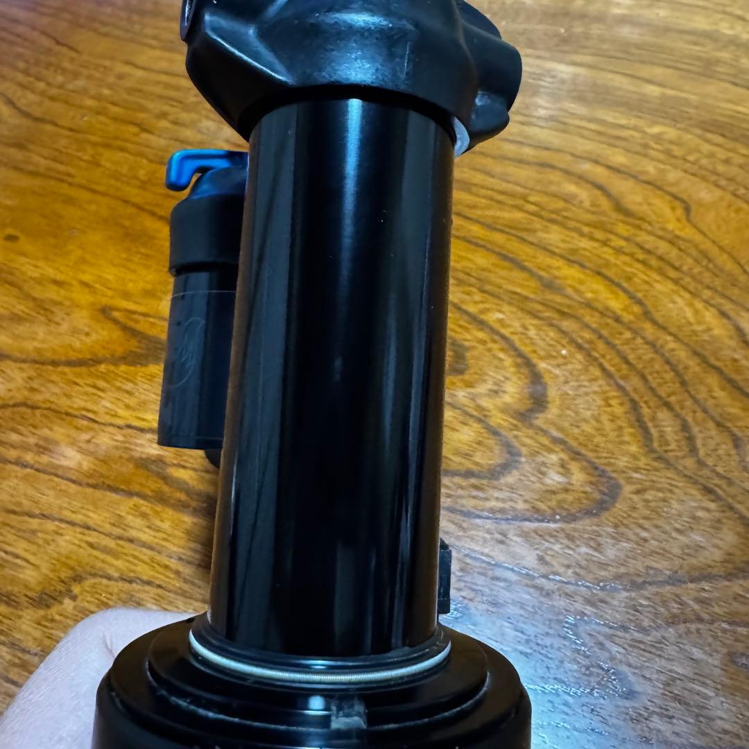 FOX / リアショック / 中古 / 送料無料