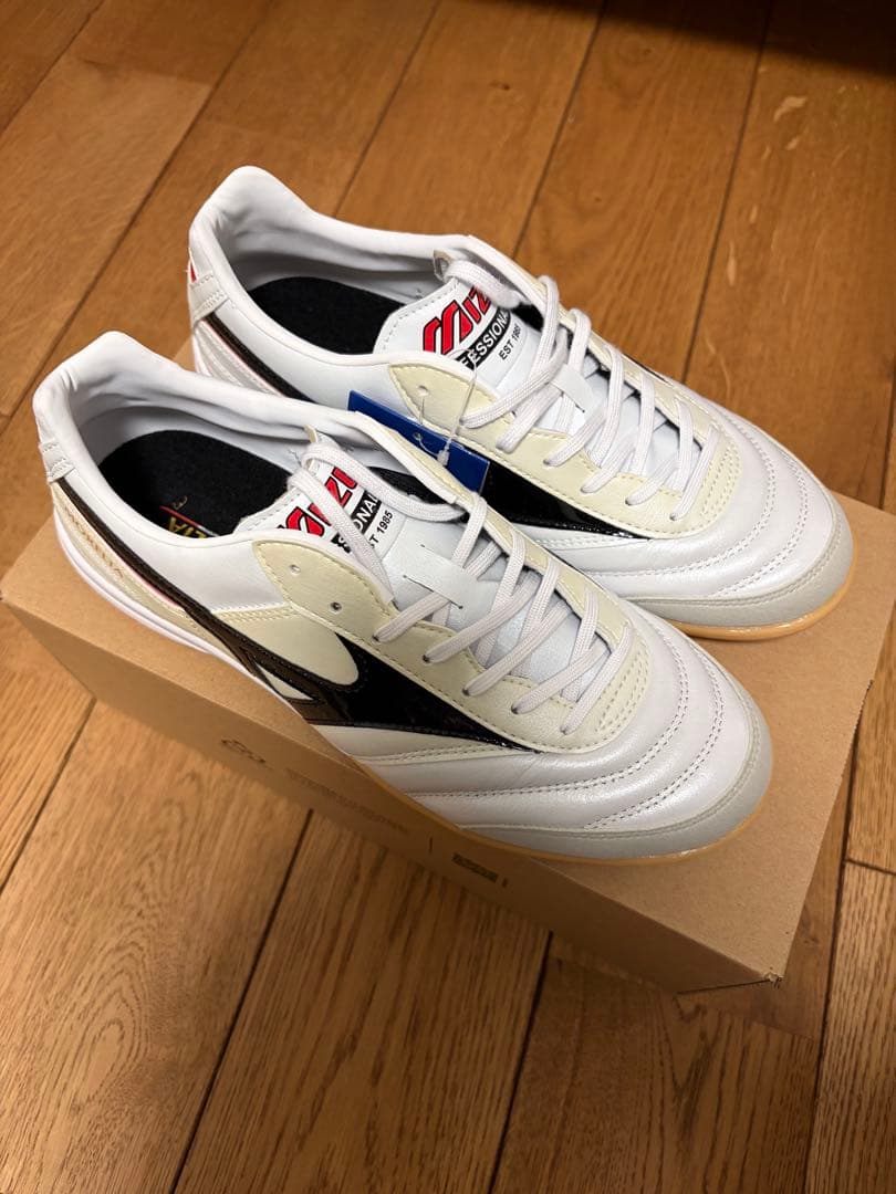 新品未使用　ミズノ モレリアIN 25.0cm フットサルシューズ ホワイト