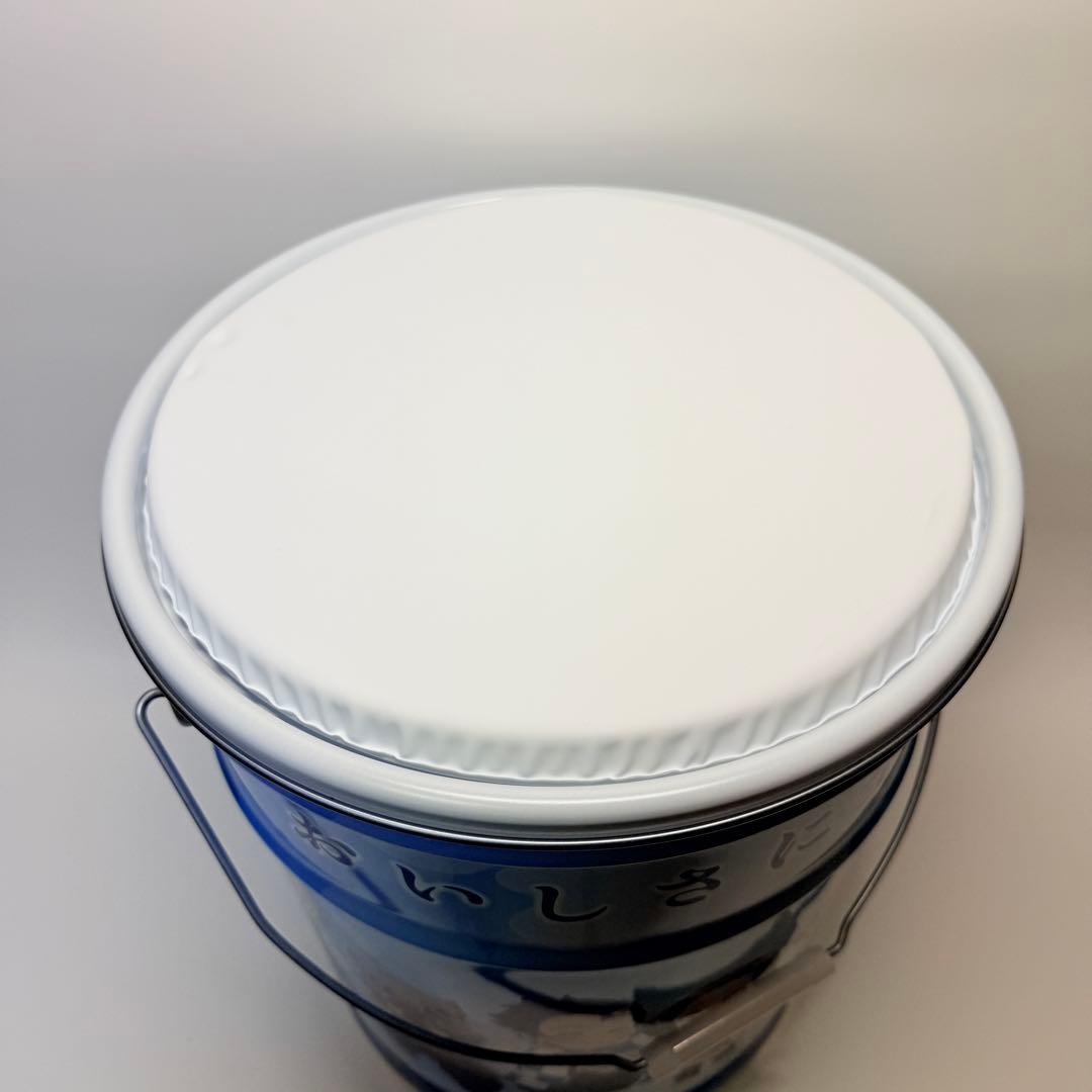 限定50名　鬼滅の刃　明治おいしい牛乳隊　の座れる缶　B3タペストリー入り