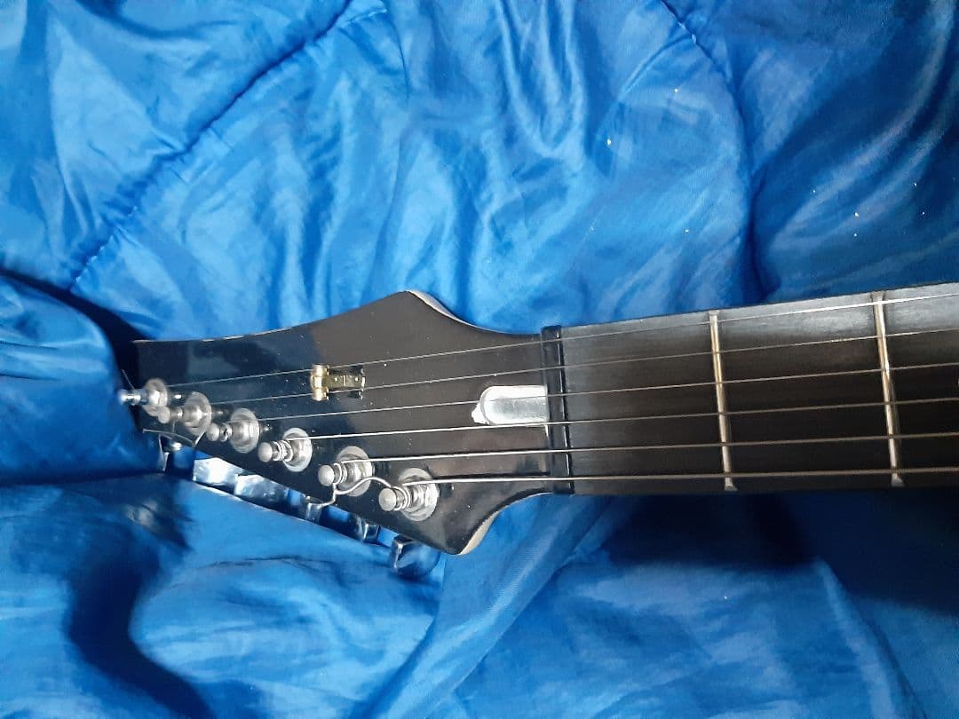 最終値下げジャンク世界に1本ＡＩＹストラトタイプギターSSH白24F調整済