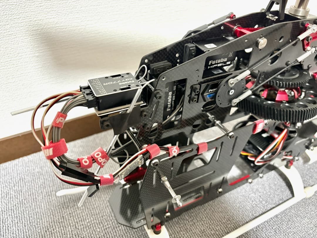 ラジコンヘリ JRPROPO シルフィードE12-700 機体＆メカボディセット