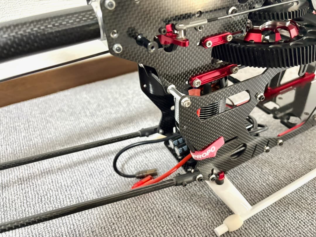 ラジコンヘリ JRPROPO シルフィードE12-700 機体＆メカボディセット