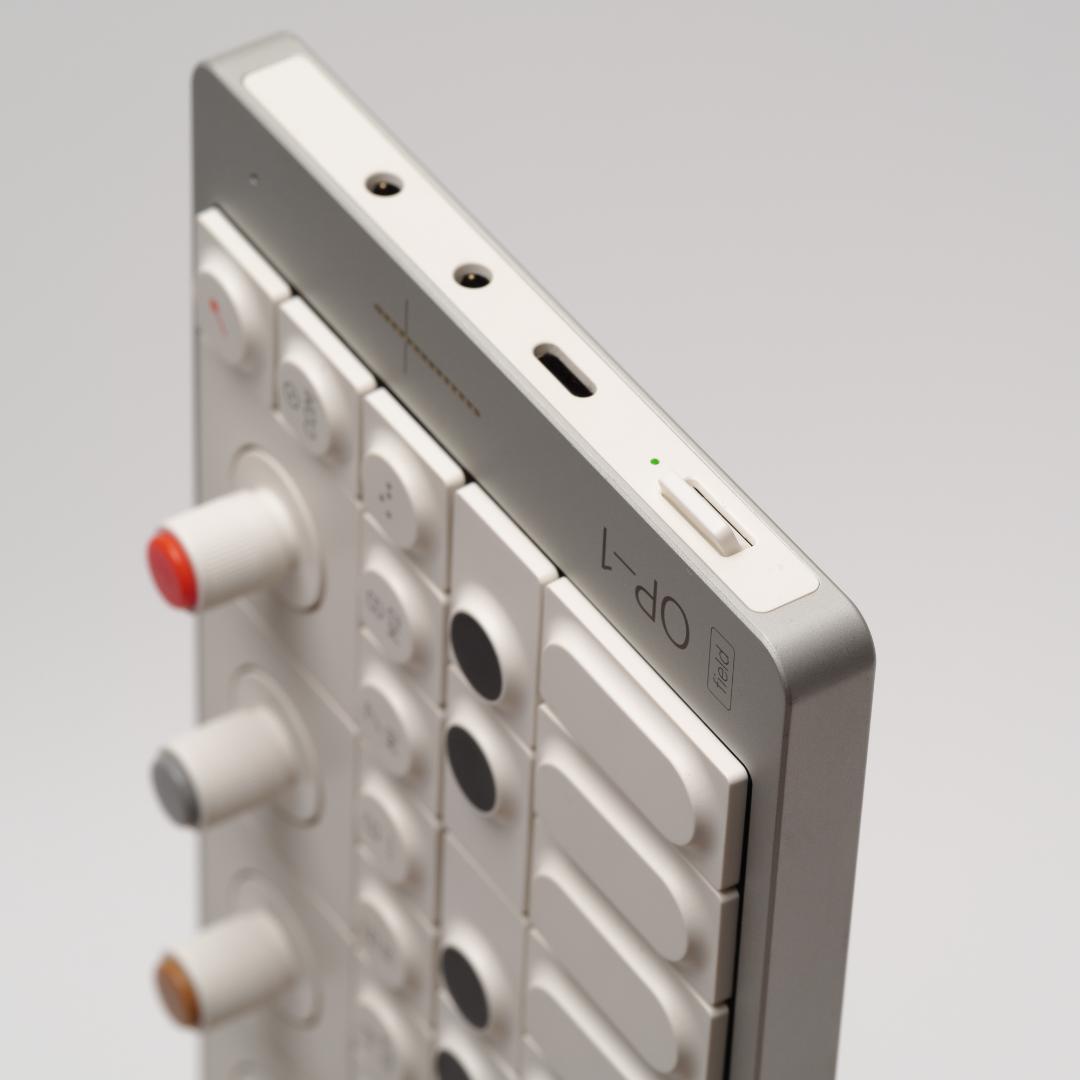 鍵盤楽器 teenage engineering OP-1 field