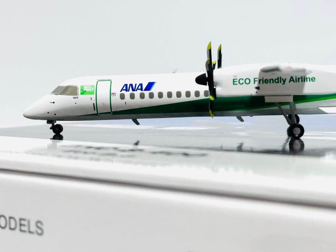 全日空商事 1/200 DHC-8-400 ANA Eco Bon
