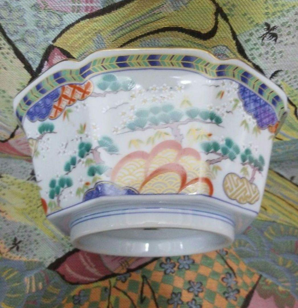 美濃焼　翔山窯　陶印いり中鉢です