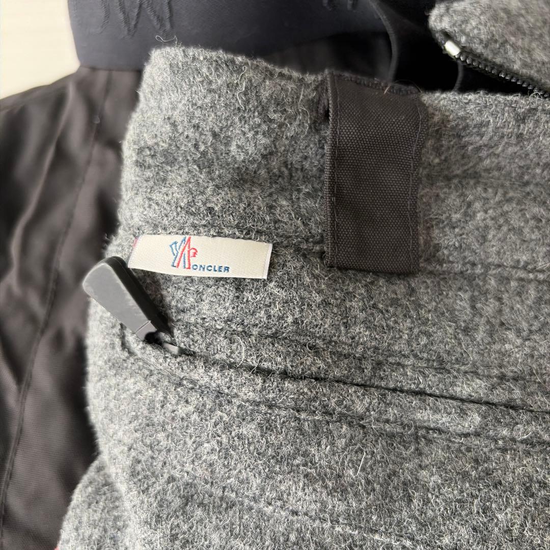 新品未使用品モンクレール スキーウェア　サイズS