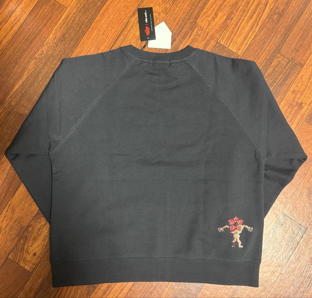 ストレンジャーシングス niko and… アソートスウェット　チャコール