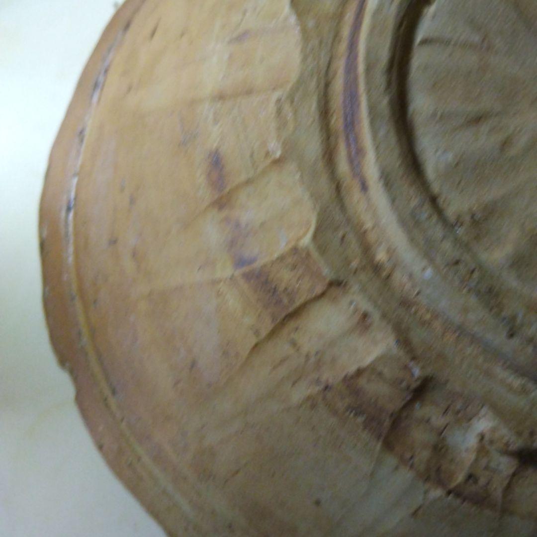 茶色と緑の波状エッジ皿