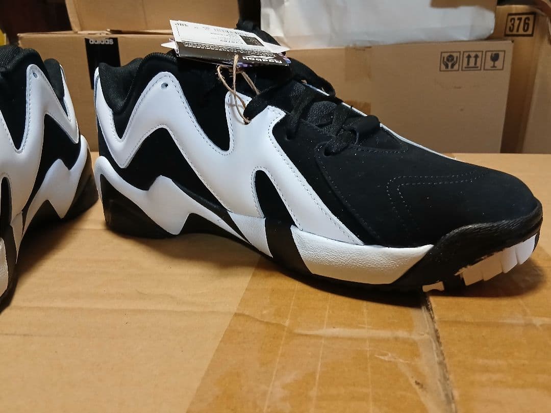 リーボックKAMIKAZELow 新品未使用Size29説明文お読み下さい。