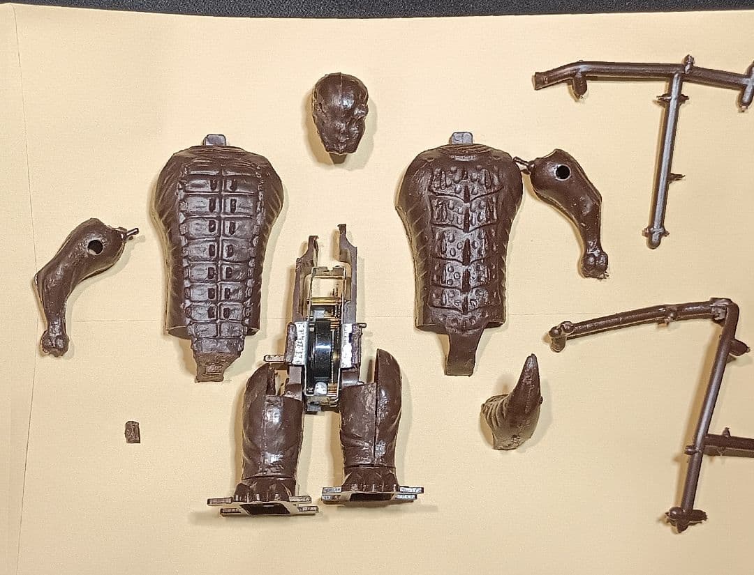 クラウンモデル パチ怪獣 プラモデル 「ラドンガ」箱有説明書有 組立途中 希少！