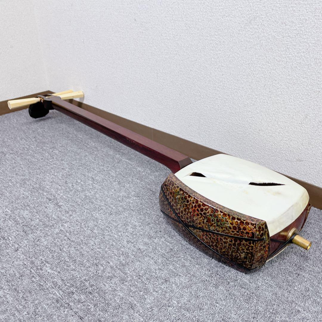 津軽三味線 太棹 紅木 二本溝 子持ち綾杉彫り 三味線 和楽器