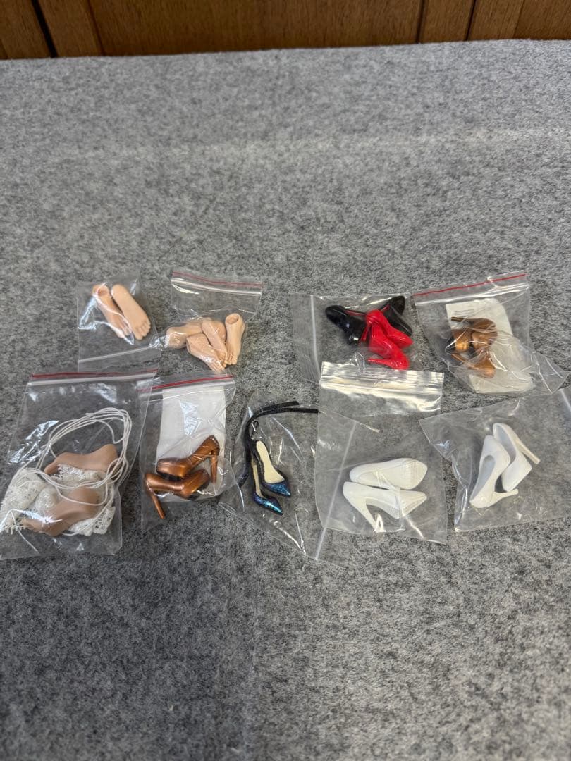 早い物勝ち 1/6フィギュア素体、ヘッド、衣装、小物セット