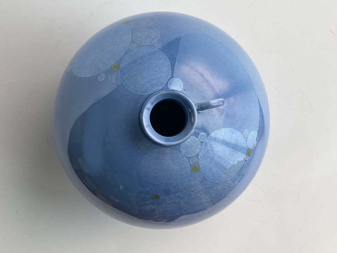 人間国宝　陶芸家　中田一於　淡青釉裏銀彩　壺　壷　九谷焼　共箱　小野珀子