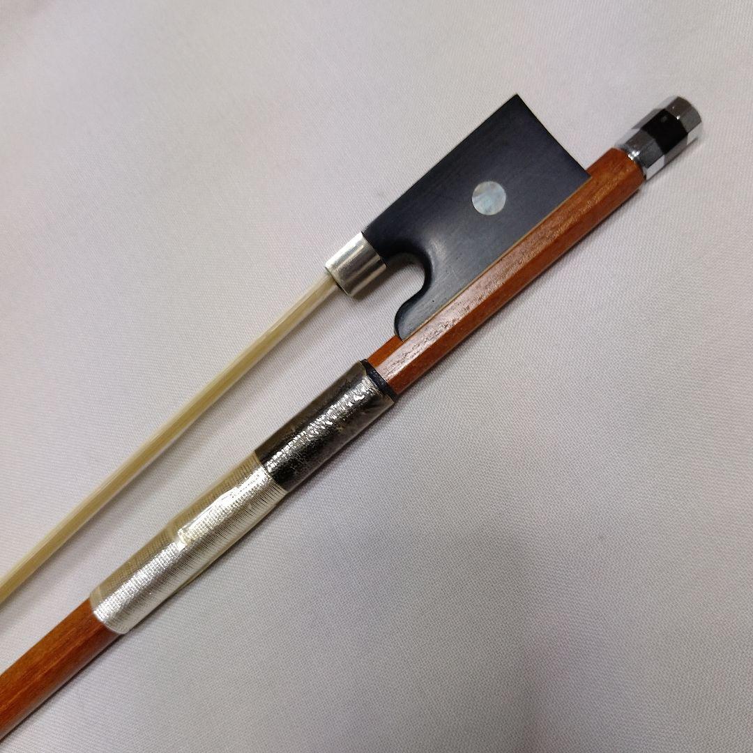 ♥️再値引しました♥️バイオリン4/4対応の新品杉藤の弓4/4です。