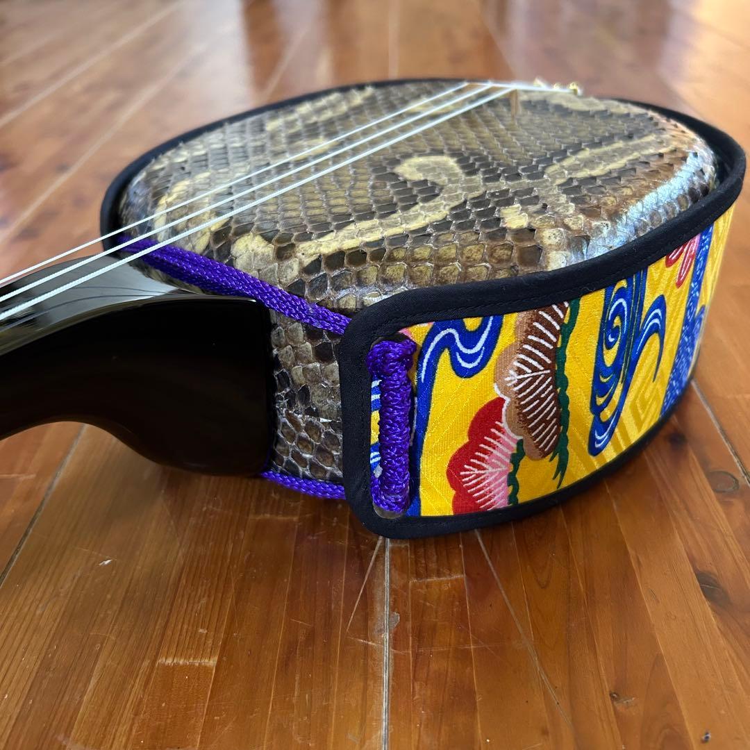 ◼️宮古島から②◼️本皮一枚張り三線◼️初心者の方にも◼️中古高級ハードケース付き◼️沖縄