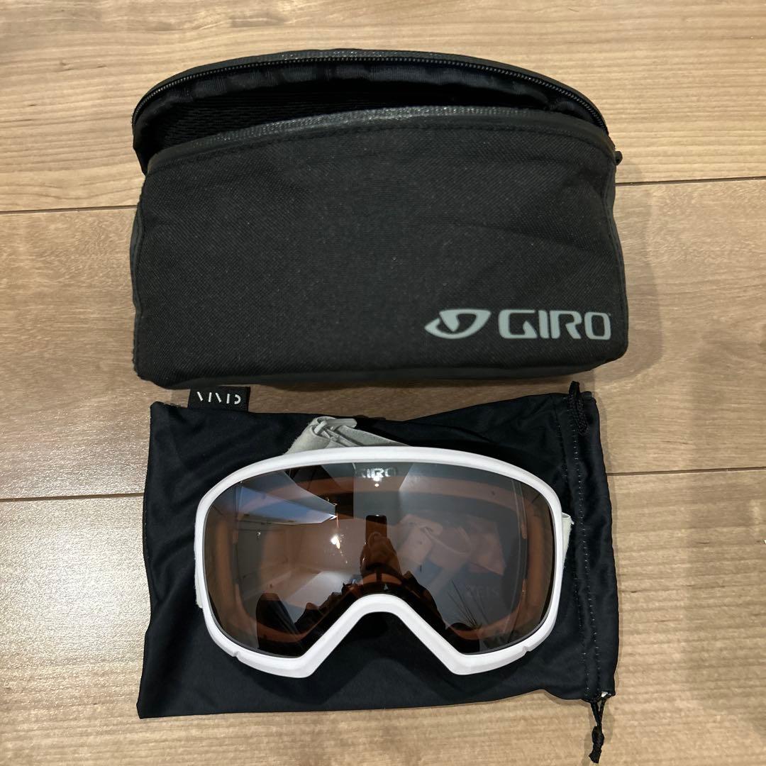 SWANSスノーヘルメット　GIROゴーグル　スノーボードスキー