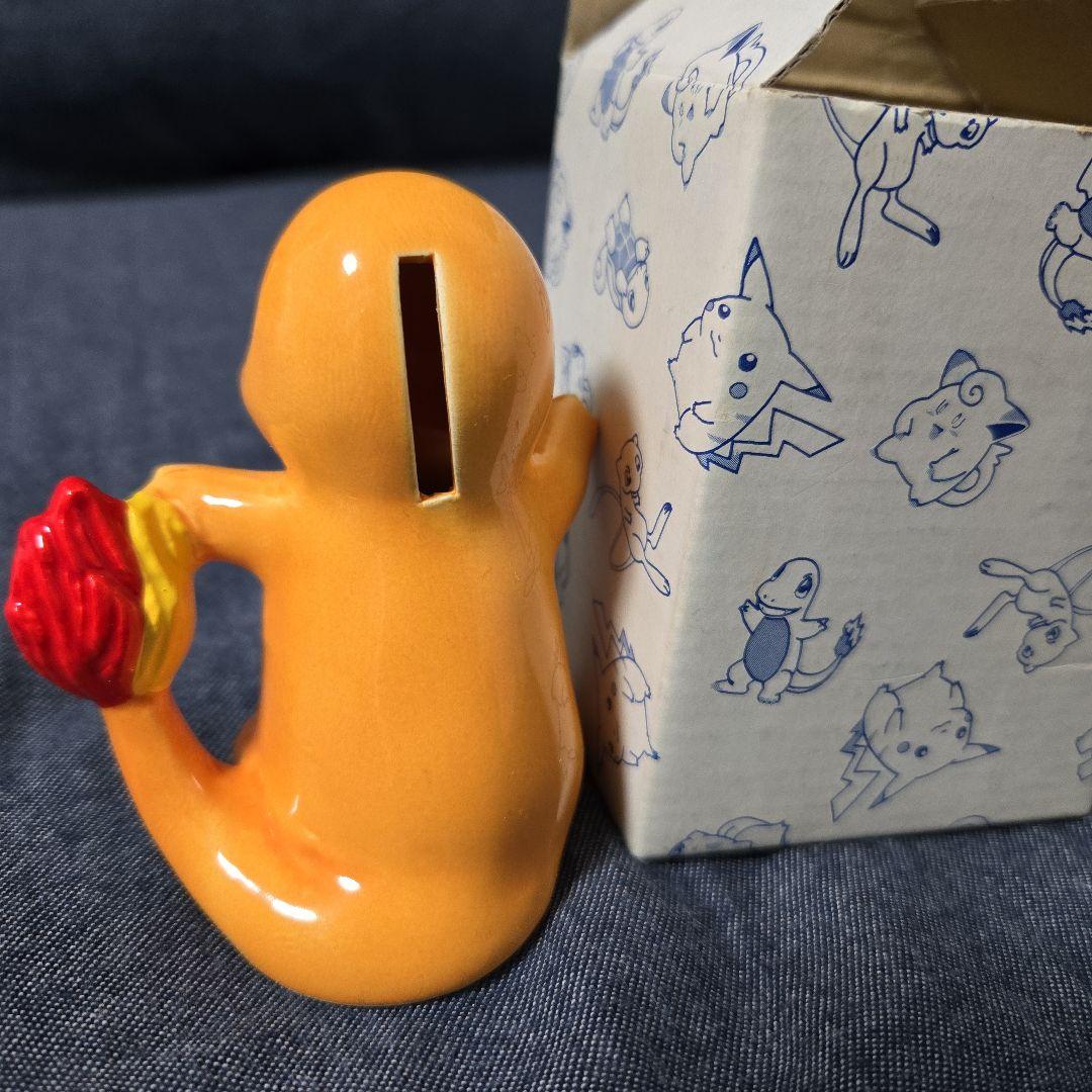 ポケモン　ヒトカゲ　貯金箱