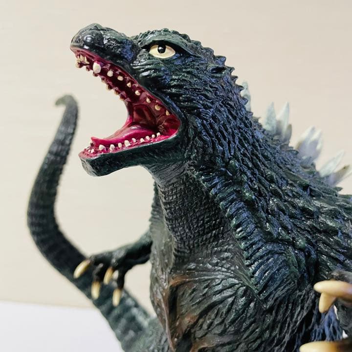 東宝怪獣シリーズ　巨大リアルフィギュア　ゴジラ