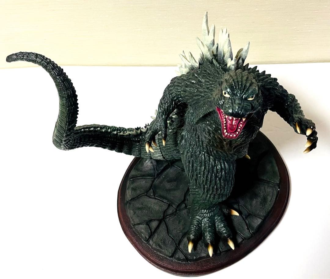 東宝怪獣シリーズ　巨大リアルフィギュア　ゴジラ