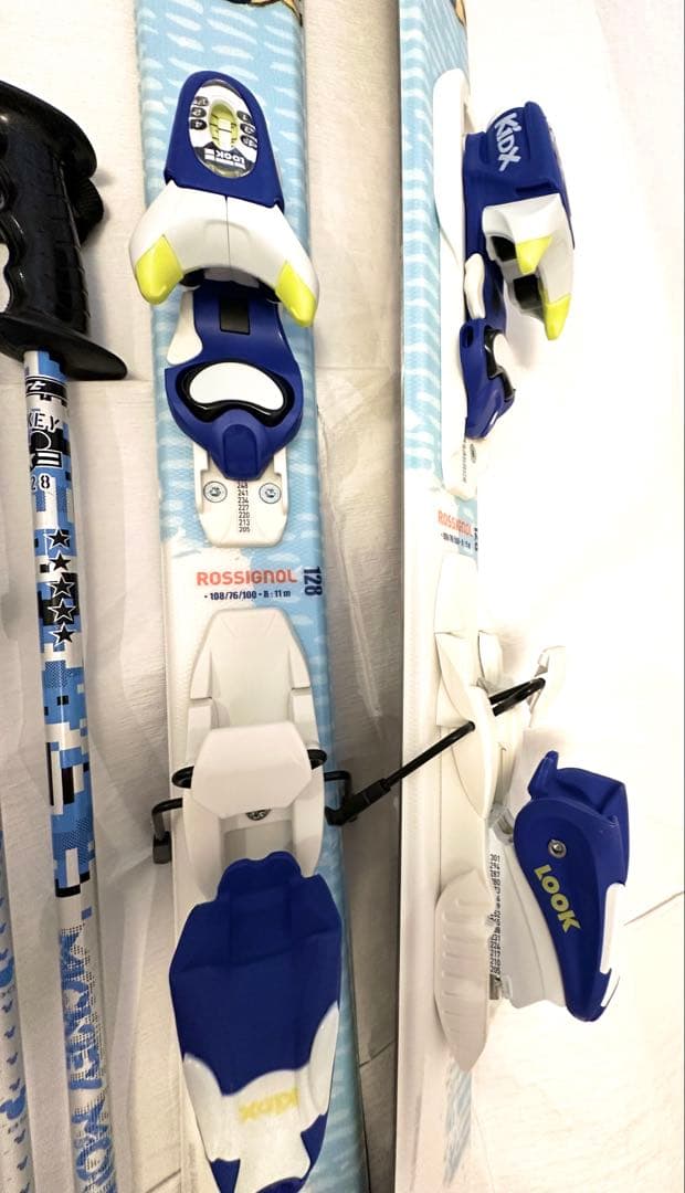新品未使用 ROSSIGNOL ミニオンデザインスキーセット　128㎝