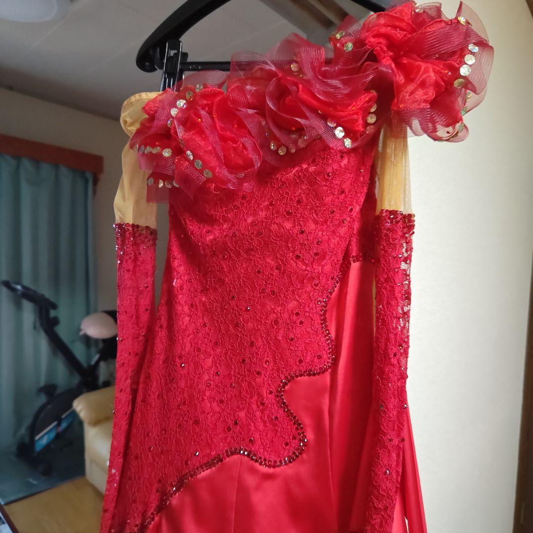 赤い社交ダンスドレス フリル付き