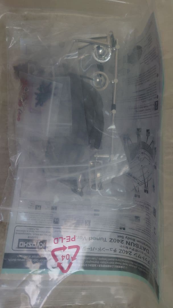 京商フェザー FAZER-Mk2 240Zのボディセットと純正ホイールの未開封品