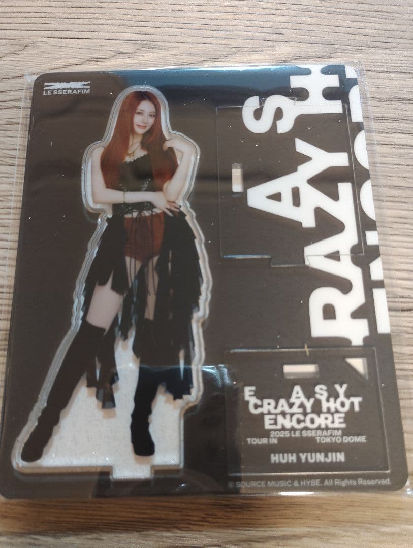 HUH YUNJIN アクリルスタンド ユンジン LESSERAFIM