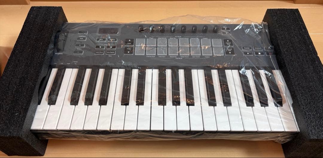 NOVATION FLkey 37 MIDIキーボード