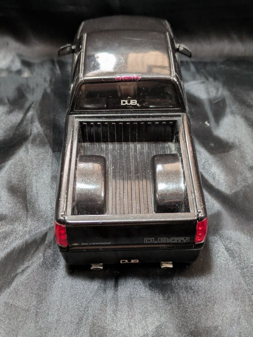 jada 2002 シボレー シルバラード　1/24 DUB CITY