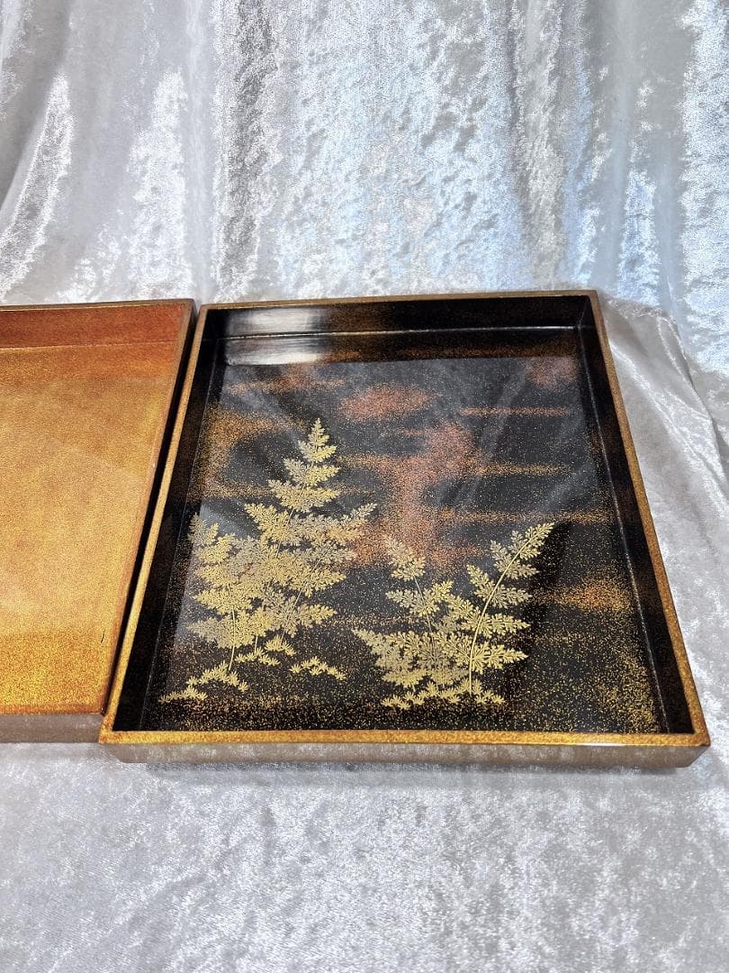 蒔絵　月に波紋硯箱　明治期　金蒔絵　高蒔絵　合せ箱 漆器 文箱 山と太陽の浮彫り