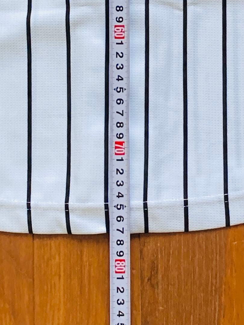 のぶ　新品未使用　阪神タイガース 金本知憲 6番 ユニフォーム L 刺繍