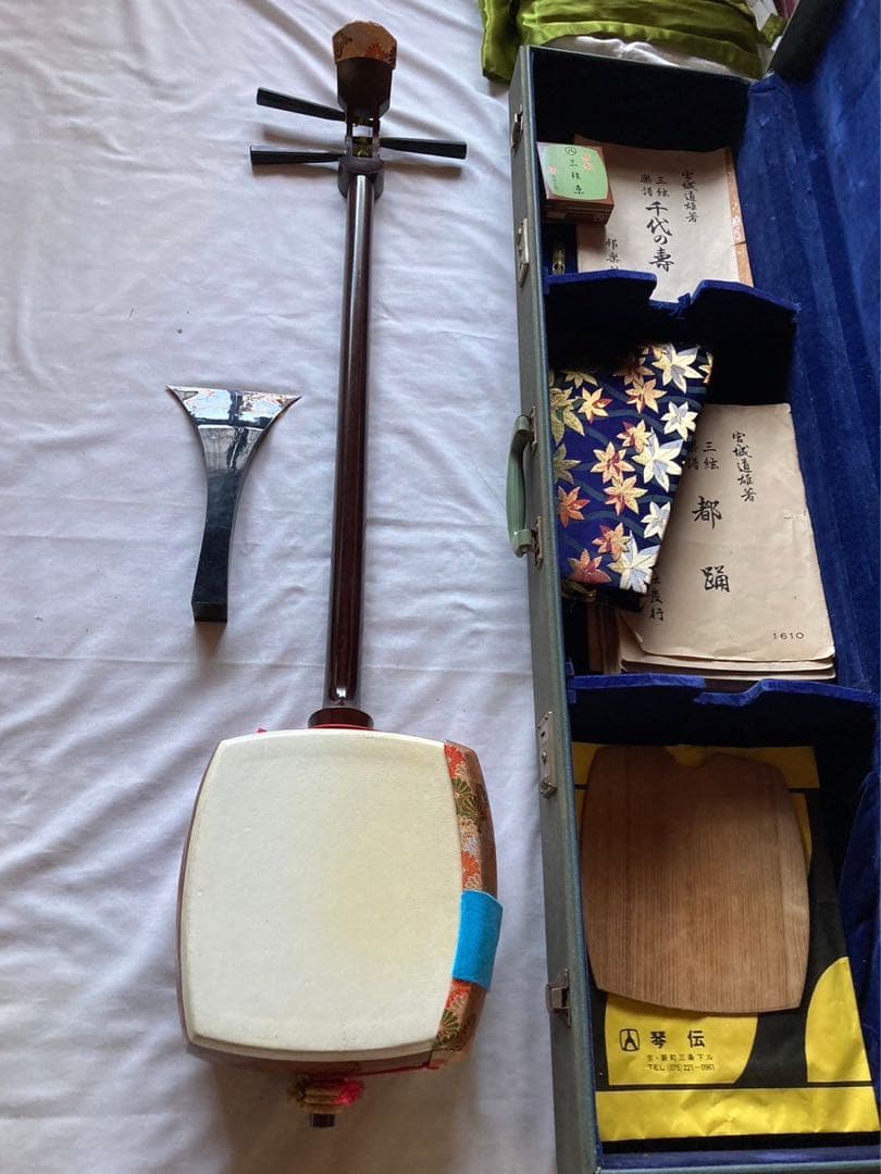 ★【最終価格】三味線　和楽器　ハードケース　バチ　その他