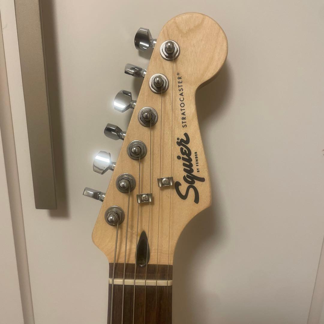 Squier Stratocaster エレキギター限定カラーストラップカポ付き