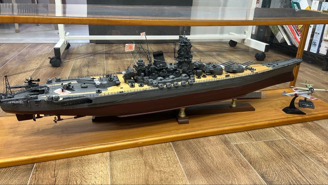 【美品】艦船モデル 1/700 スケール ディスプレイケース付き