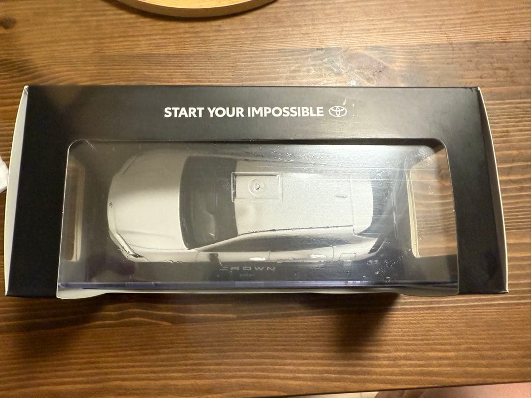 トヨタ クラウンスポーツ ミニカー プレシャスホワイトパール