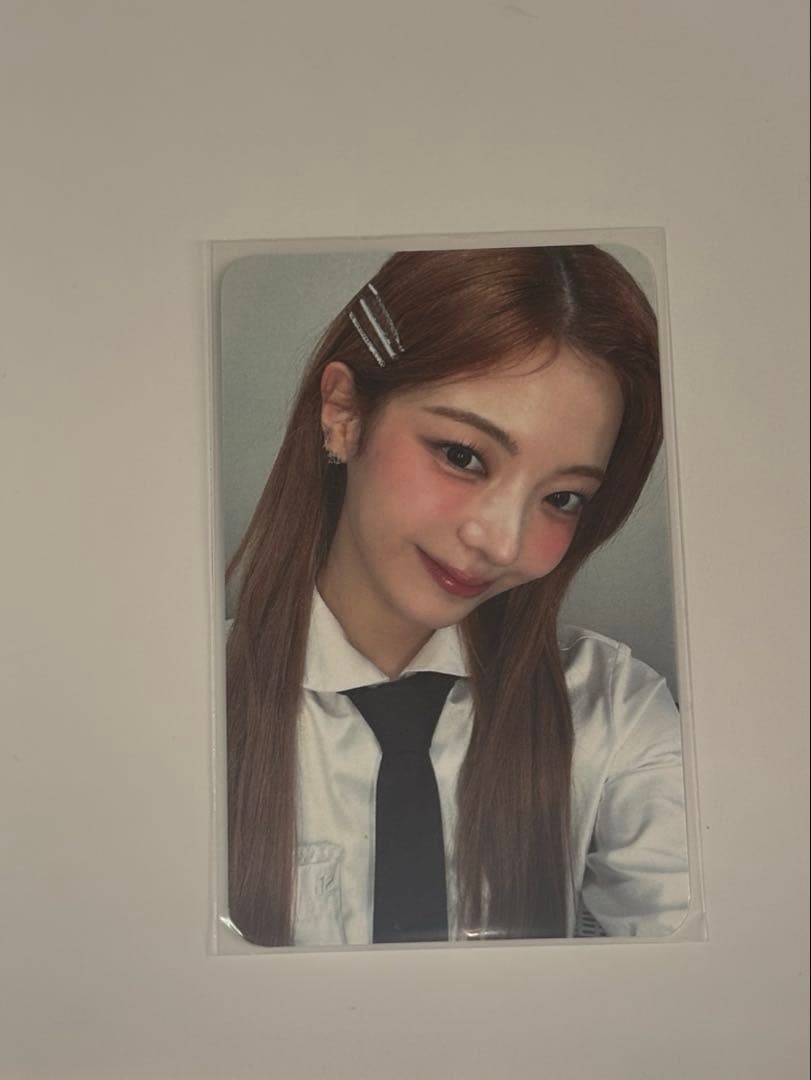 itzy リア　サノク　GOLD