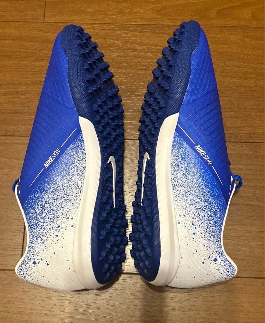 【新品未使用】NIKE PHANTOM VENOM ACADEMY TF