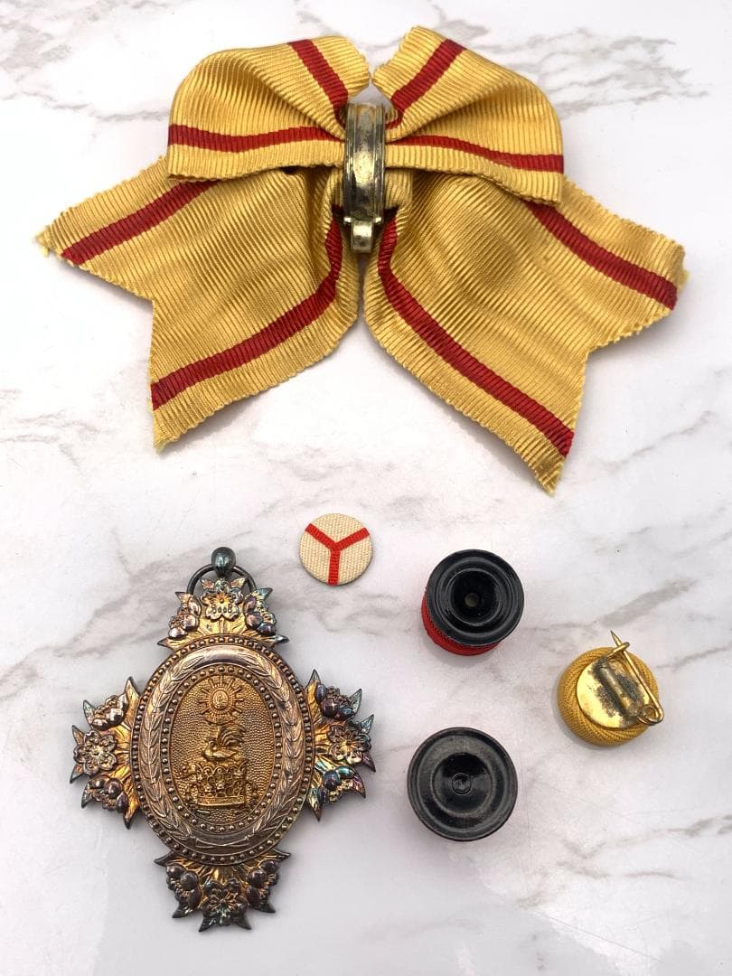 勲八等宝冠章　勲章　明治勲章