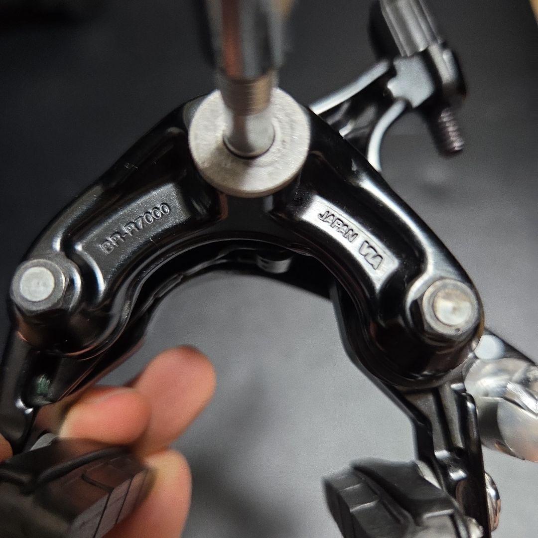 Shimano 105 キャリパーブレーキ BR-R7000 パッド付き