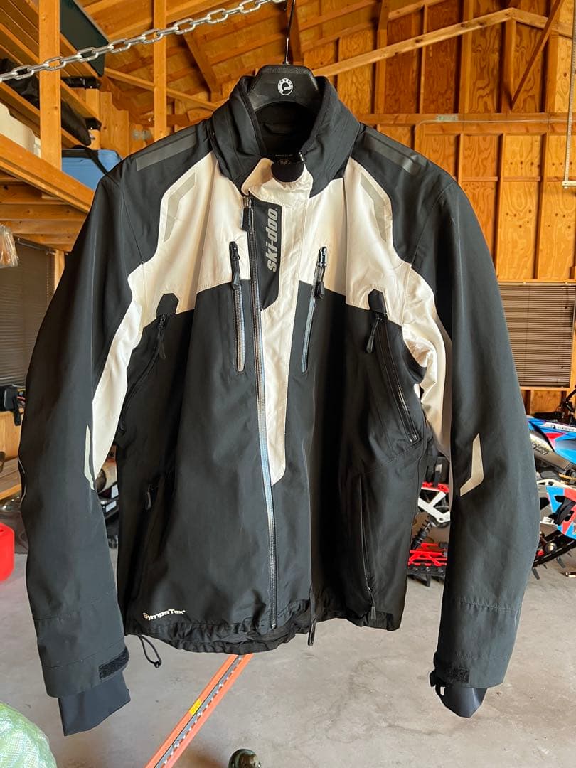 売り切り最終価格 ski-doo スノーモービルウェアセット 黒/白