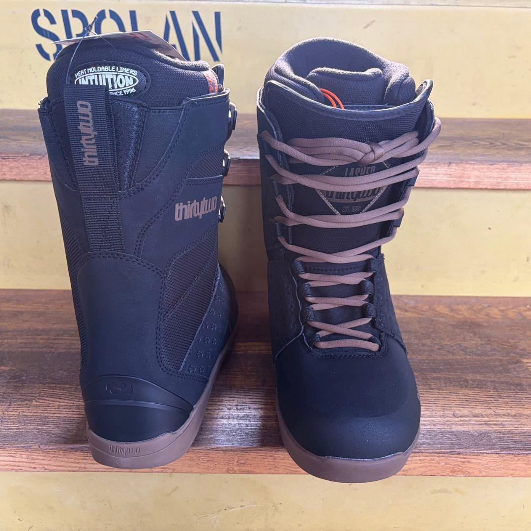 THIRTYTWO 2026 【LASHED】BLACK/GUM 27.5cm