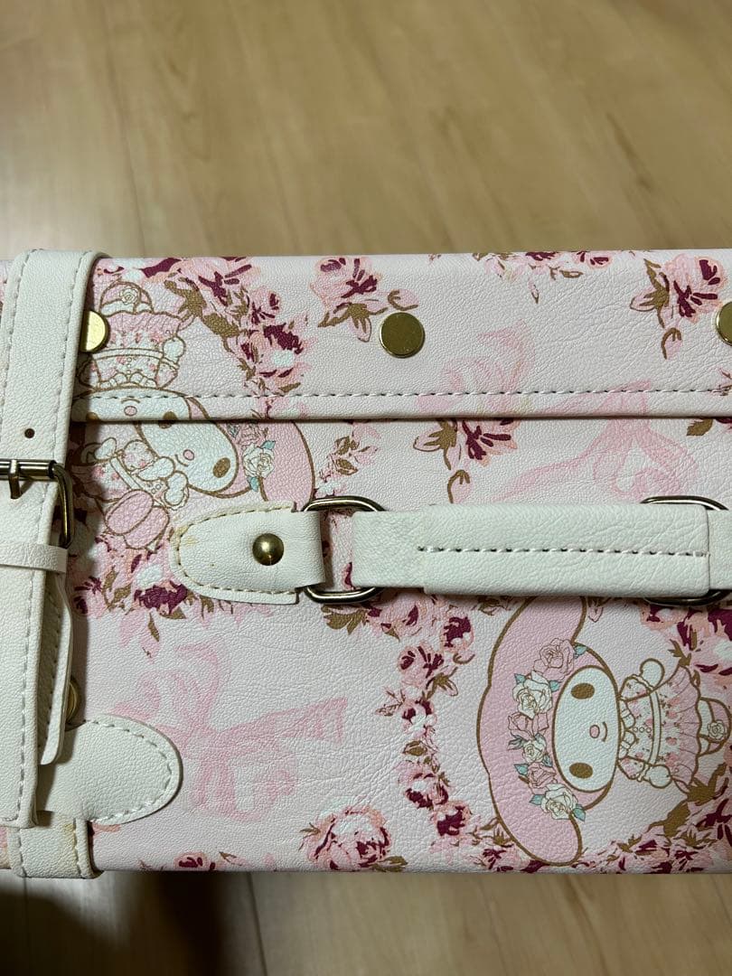 リズリサ限定　マイメロディコラボ　キャリーケース