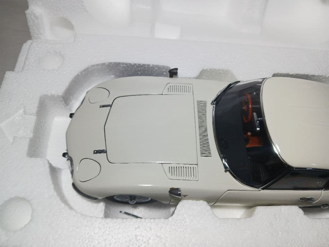 難あり　オートアート プレミアム トヨタ2000GT ワイヤースポークホイール