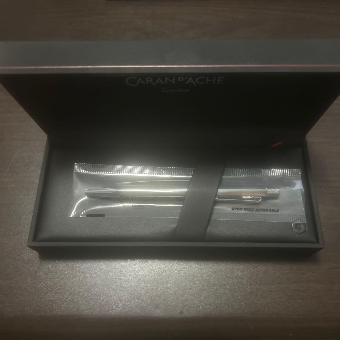 CARAN d'ACHE エクリドール シェブロン シルバー