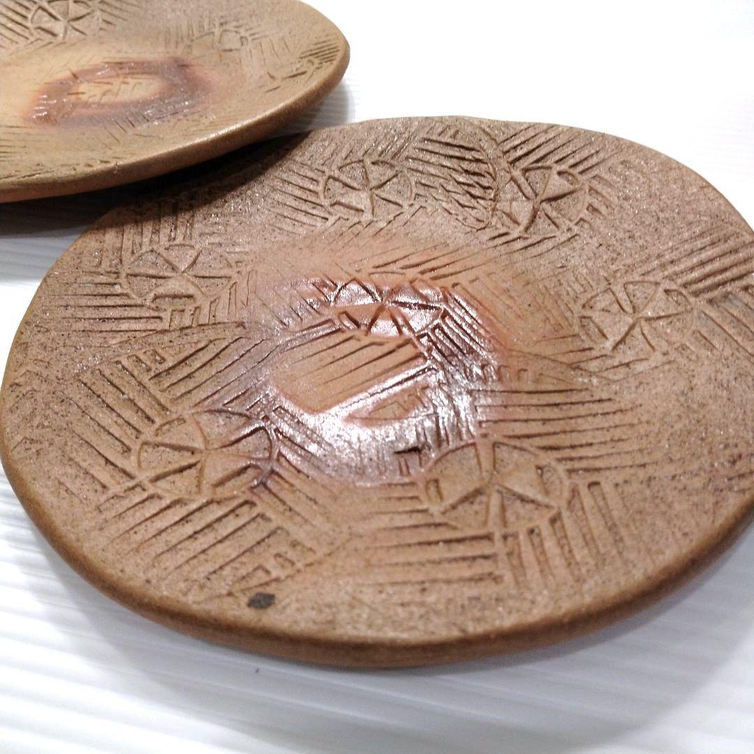 備前焼 陶芸家 岡田輝 たたき皿 中皿 プレート 緋襷 作家物 直径18,5cm