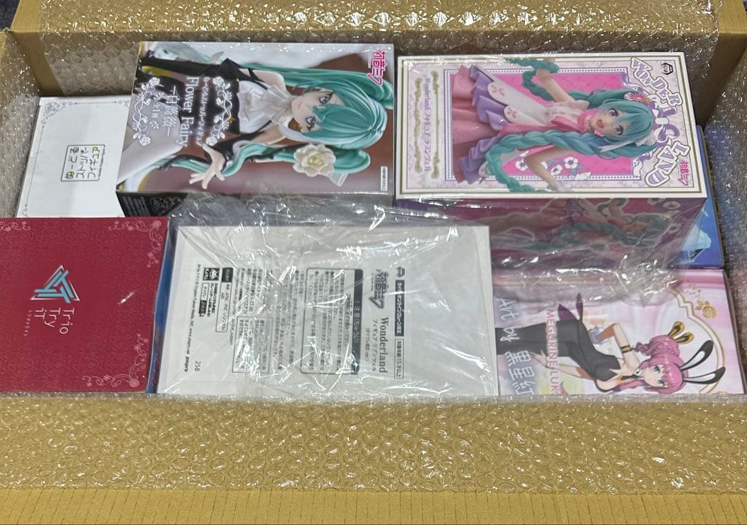 初音ミクフィギュア＋その他　9個【タイクレ限定有り】まとめ売り　美少女　巡音ルカ