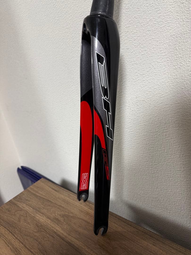 BH G5 フロントフォーク 黒/赤