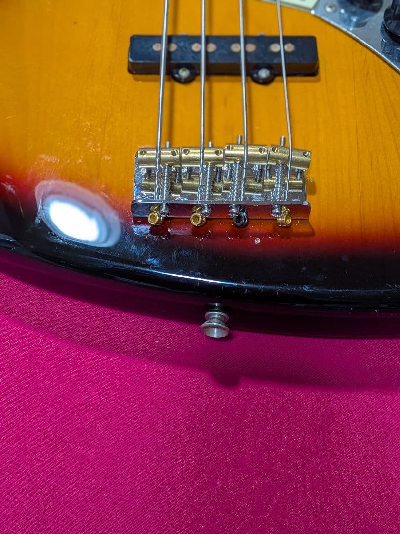 早い者勝ちFernandes JBベース サンバースト不具合なし音出ます。弦新品