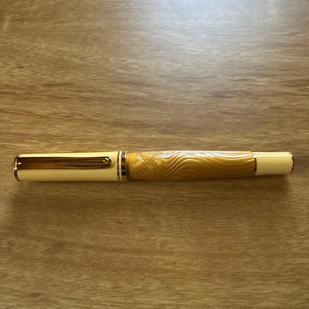 ペリカンPelikan特別生産品 M640サハラ 万年筆Ｍニブ