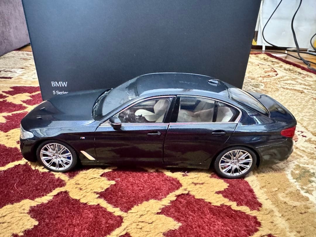 京商 1/18  5シリーズ G30 ブラックメタリック 5 Series